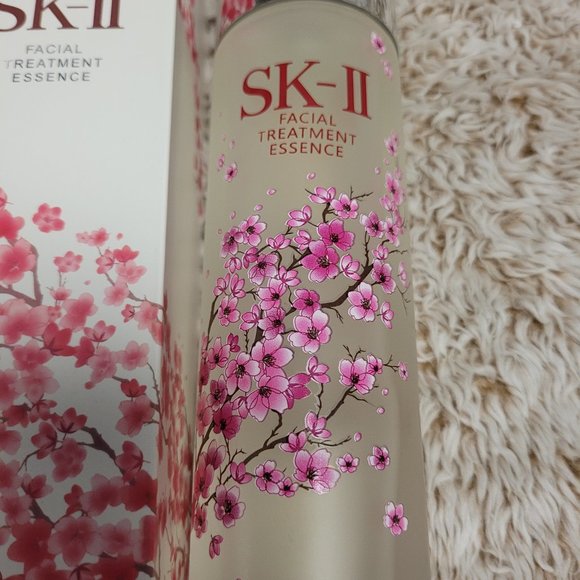 SK-II Limited Edition Cherry Blossom Treatment Essence 230ml - Picture 2 of 7